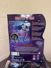 Load image into Gallery viewer, Monster High Great Scarrier Reef PERI & PEARL SERPENTINE Doll