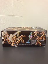 Load image into Gallery viewer, KOTOBUKIYA Mega Man X MAX ARMOR Hyperchip Version Plastic Model Kit