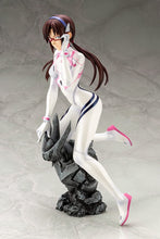 Load image into Gallery viewer, Kotobukiya Evangelion: 3.0+1.0 Thrice Upon a Time: Mari Makinami Illustrious (White Plugsuit Version) PVC Statue