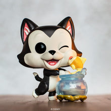 Load image into Gallery viewer, Funko Pop! Disney: Pinocchio - Figaro Kissing Cleo Figure w/ Protector