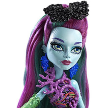 Load image into Gallery viewer, Monster High Great Scarrier Reef Down Under Ghouls POSEA REEF Doll NEW