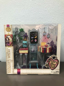 Ever After High Beanstalk Bakery Cafe Set DAMAGE BOX