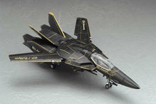 Load image into Gallery viewer, Macross 25th Anniversary Yamato 1/48 Scale Transformable VF1S Black Version