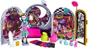 Ever After High Way Too Wonderland High and Raven Queen Playset CJC40-CO