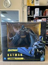 Load image into Gallery viewer, KOTOBUKIYA ARTFX 1/6 scale Pre-Painted PVC Batman Statue Blue Edition