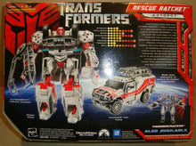 Load image into Gallery viewer, Transformers: Voyager Class Rescue Ratchet Figure NEW