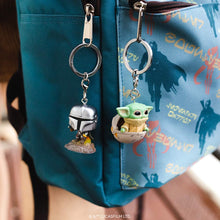 Load image into Gallery viewer, Funko Pop! Keychain: The Mandalorian - Mandalorian with Blaster