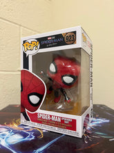 Load image into Gallery viewer, Funko POP! Marvel: Spider-Man SPIDER-MAN Upgraded Suit Figure #923 w/ Protector