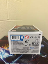 Load image into Gallery viewer, Funko POP! Marvel: Spider-Man SPIDER-MAN Upgraded Suit Figure #923 w/ Protector