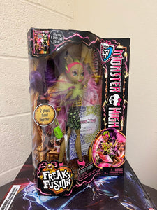 Monster High Freaky Fusion CLAWVENUS Doll NEW