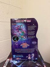 Load image into Gallery viewer, Monster High Great Scarrier Reef Down Under Ghouls POSEA REEF Doll NEW