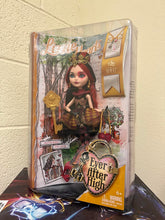 Load image into Gallery viewer, Ever After High LIZZIE HEARTS Ever After ROYAL Doll ORIGINAL RELEASE