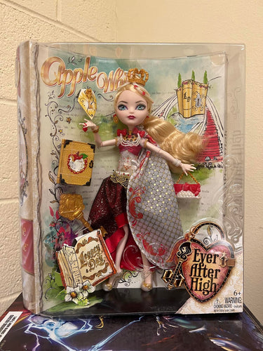 Ever After High Legacy Day APPLE WHITE Doll NEW