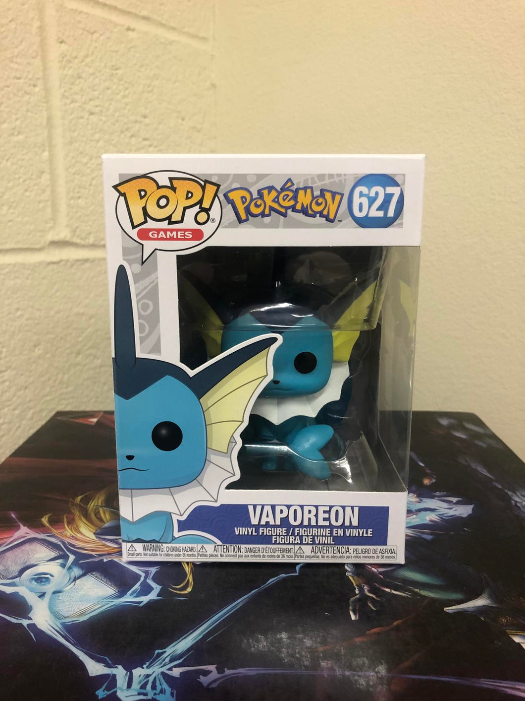 Funko POP! Games: Pokemon VAPOREON Figure #627 w/ Protector
